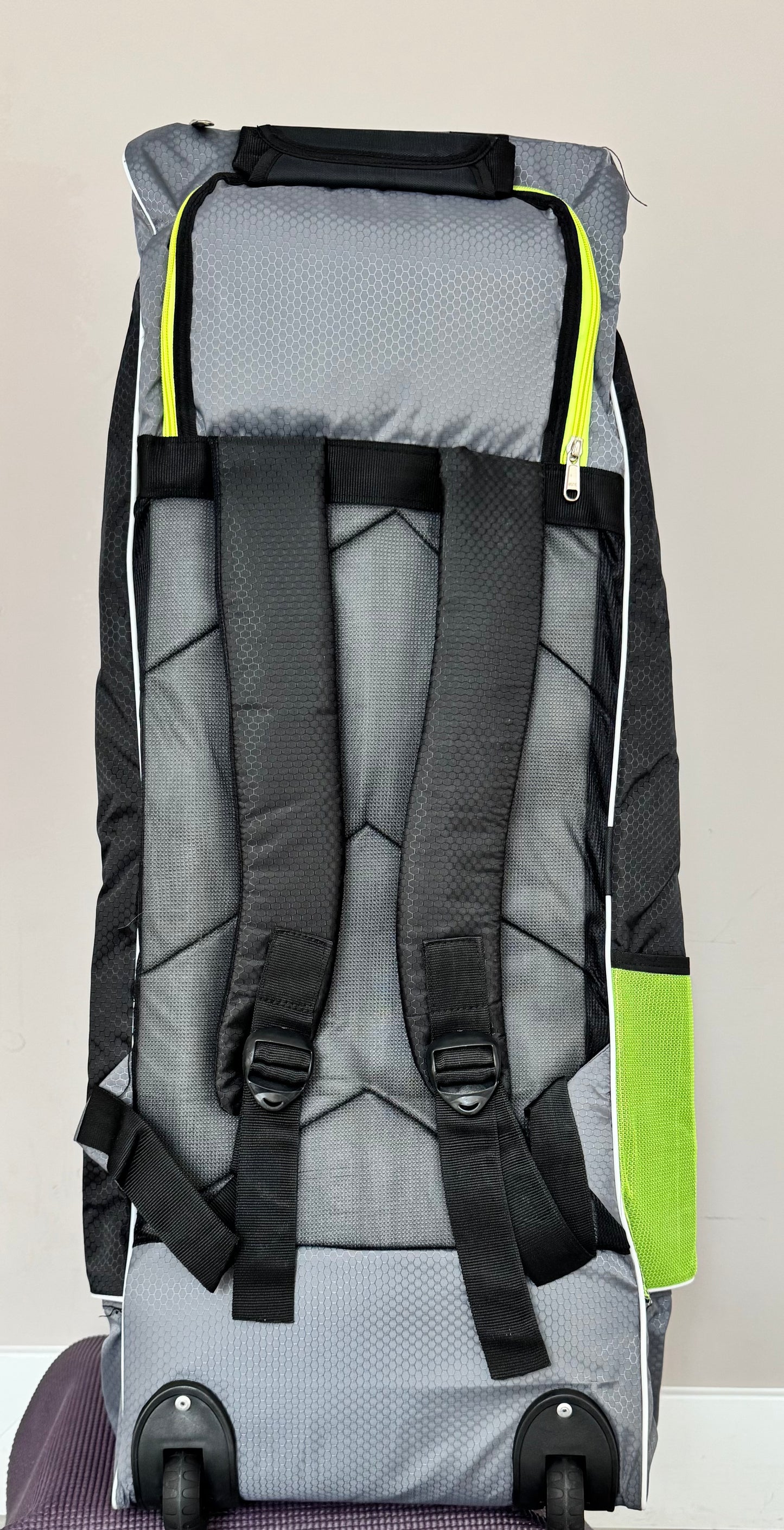 Wickets & Willows Wheelie Kit Bag